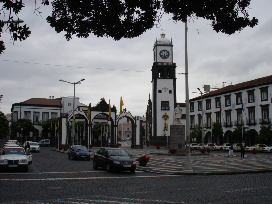 Ponta_Delgada_ville_b.jpg